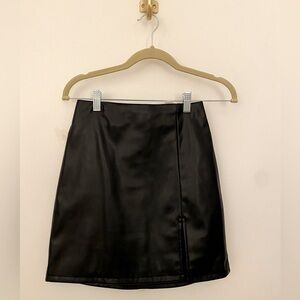 LIKE NEW Faux Leather Mini Skirt w Slit (Divided H&M)